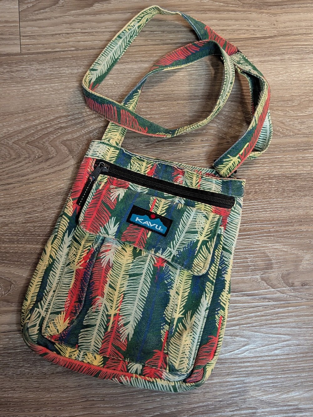 Kavu Tropical Leaf Pattern Crossbody in Green, Red & Yellow